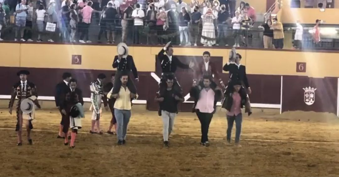 Extraordinaria corrida para rejones en Almodóvar del Campo.
